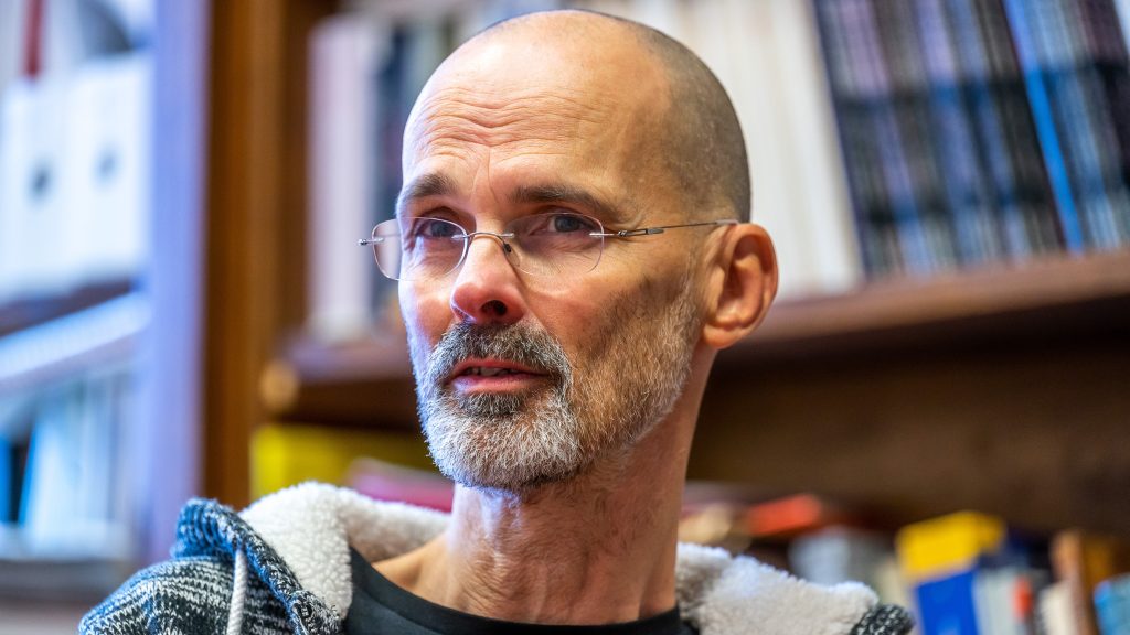 Az elitek bűnözése okozza az egyik legsúlyosabb normazavart a társadalomban