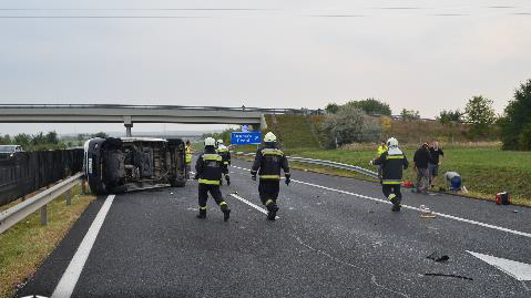 Vallott a sofőr, aki három munkás halálát okozta az M6-oson, 3 év 4 hónapot kértek rá