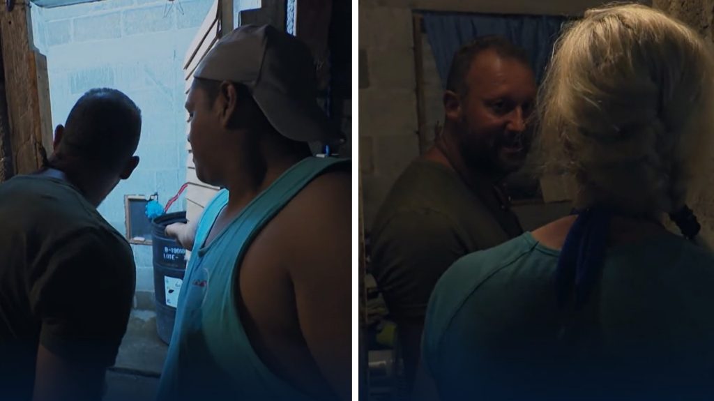 „Ótvarék” – jellemezte Alekosz egy család otthonát, akik szállást adtak nekik az Ázsia Expresszben