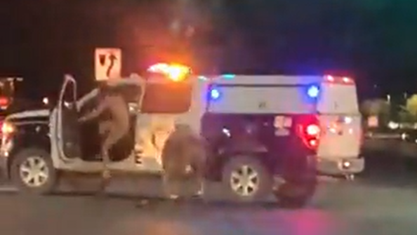 Meztelenül verekedett össze egy férfi egy rendőrrel Las Vegasban, majd elhajtott a rendőrautóval