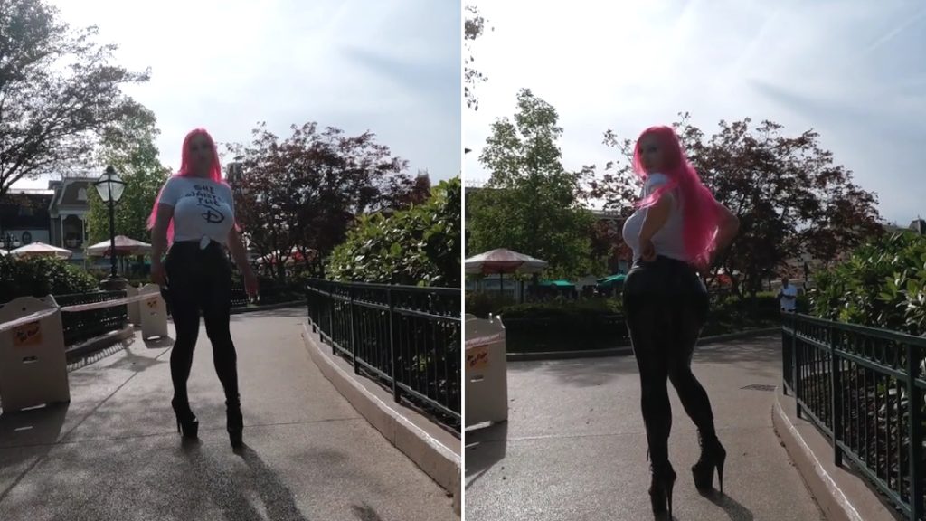 Vetkőzős oldalára készített promóvideókat Disneylandben