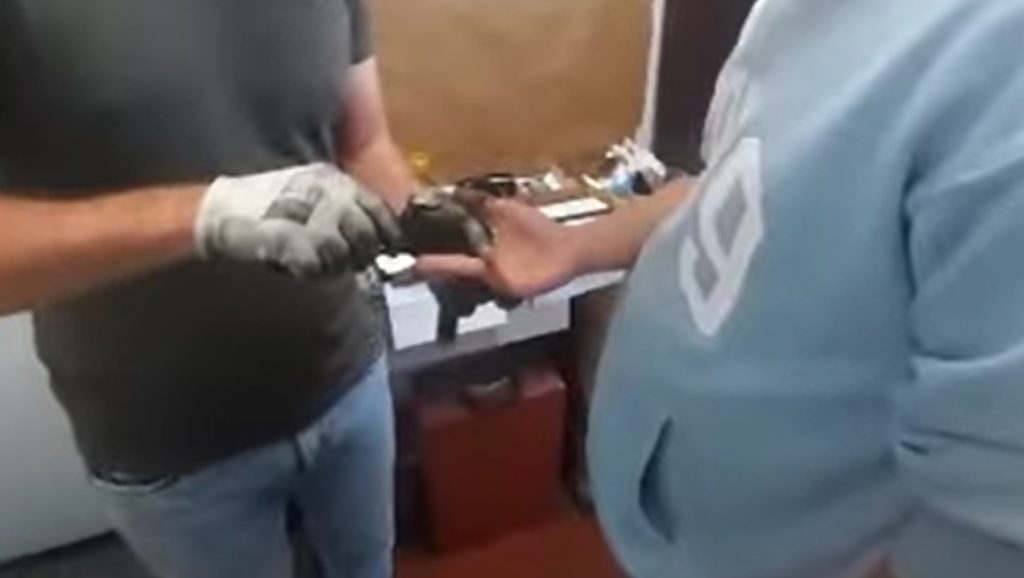 Húszmilliót vettek fel automatákból, miután kicsalták a cégek banki adatait