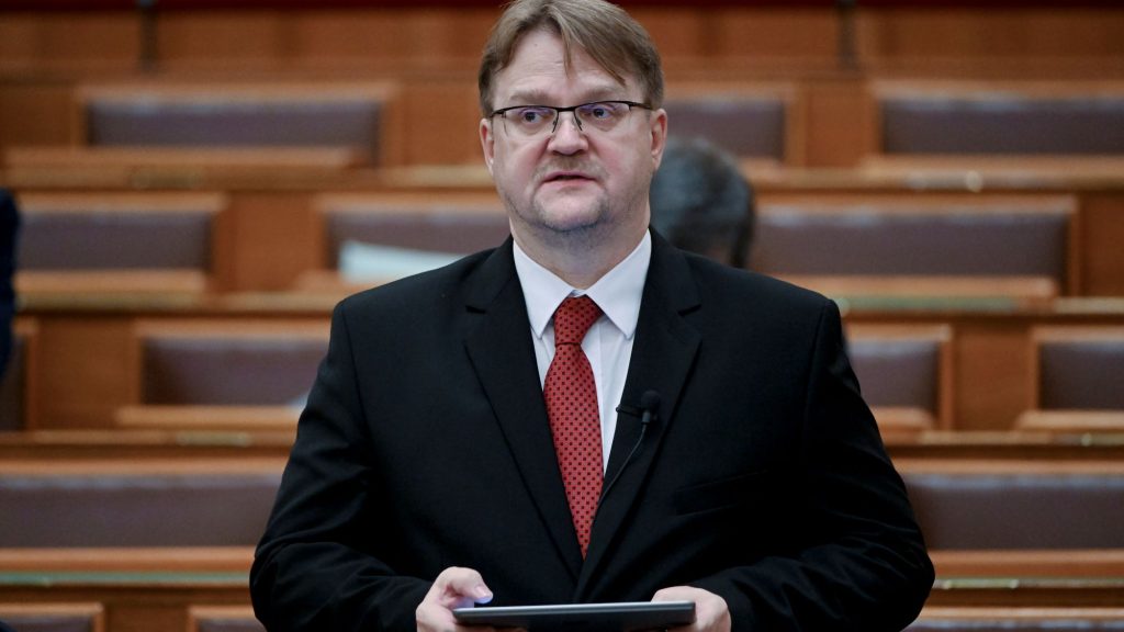 Répássy Róbert: A kormány nem kíván véleményt formálni a választási rendszer tervezett átalakításáról