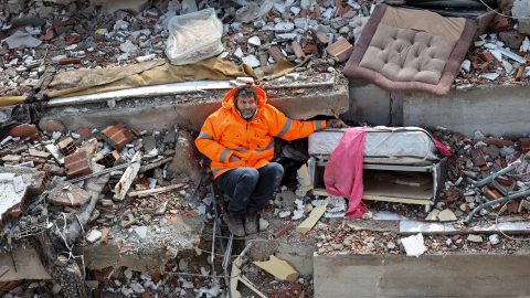 Villámcsapás rakétatűzben, migránsfagyi és földrengéscsend a 2023-as év legizgalmasabb képein