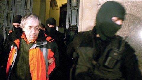 Orgiák, vizeletivás, szűzlányok a megvilágosodásért – Budapesten is tartott meditációt a letartóztatott román szexjógi