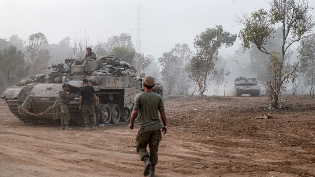 Rafát bombázta Izrael