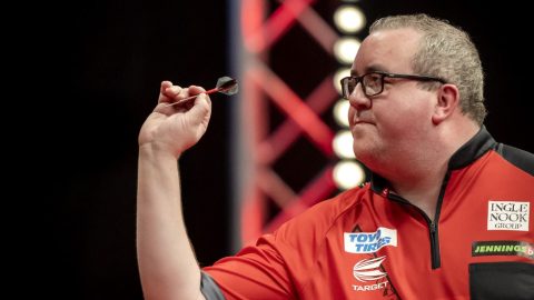 Darts-vb: Stephen Bunting az első, aki két mérkőzést is 100-as körátlag felett nyert