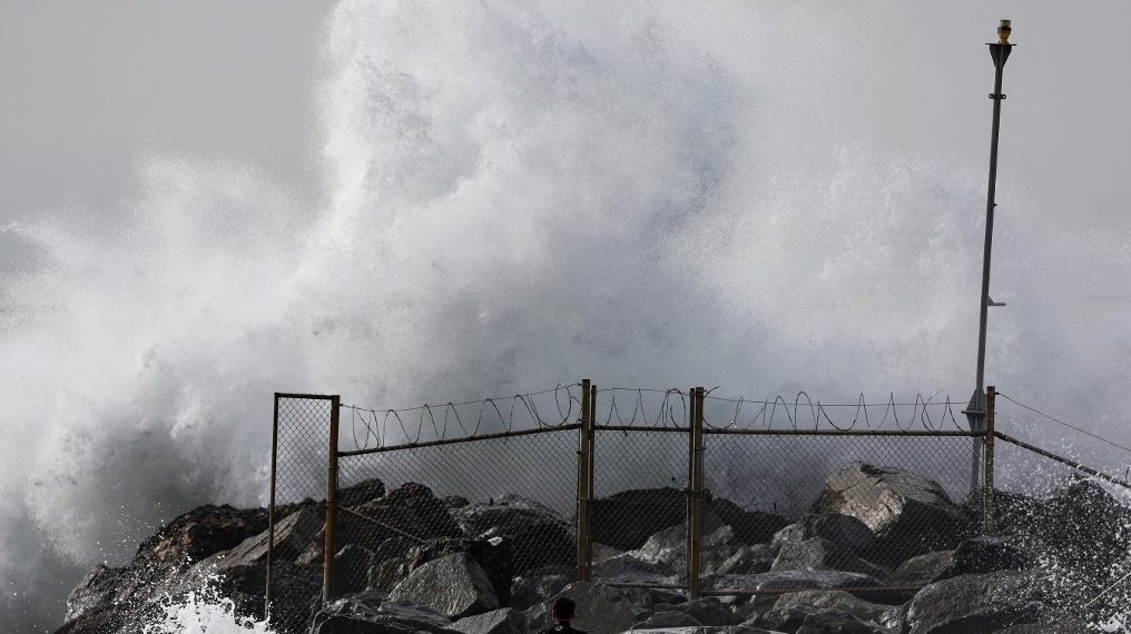 There is a freeze emergency in North Dakota, and giant waves attack California