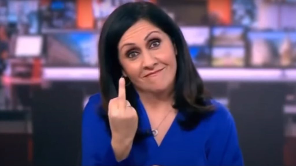 Itt a teljes videó a BBC kamerának bemutató híradósáról