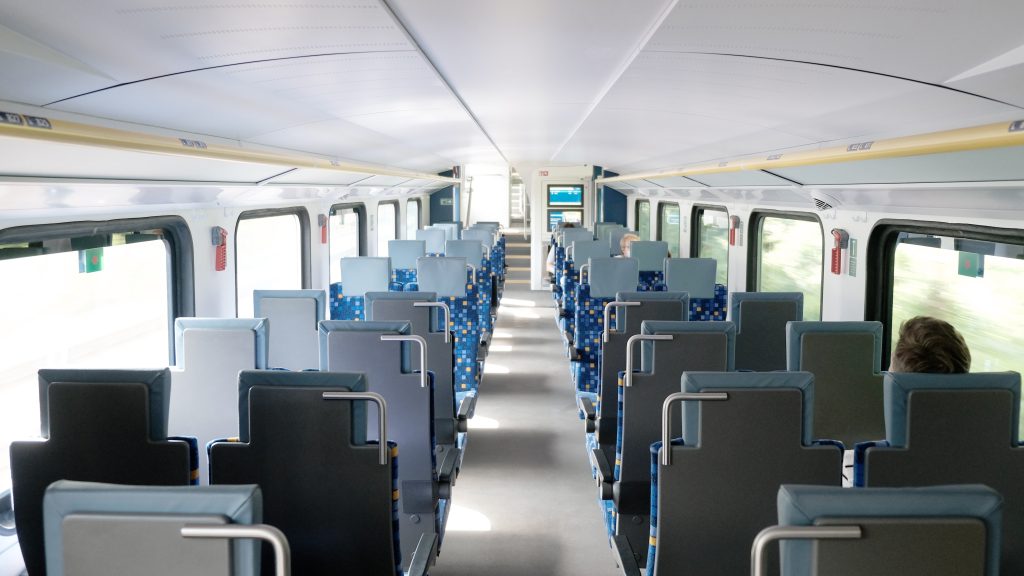 Ráesett a felsővezeték egy elővárosi vonatra Budapesten