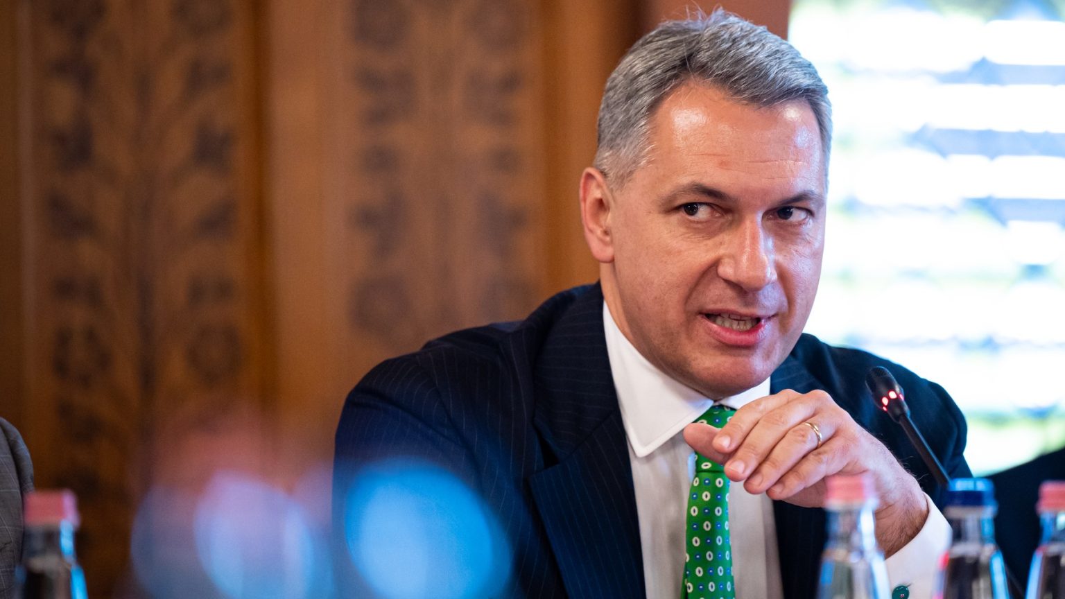 Ezt lépi Lázár János a vasutasok bérkövetelésére 24.hu