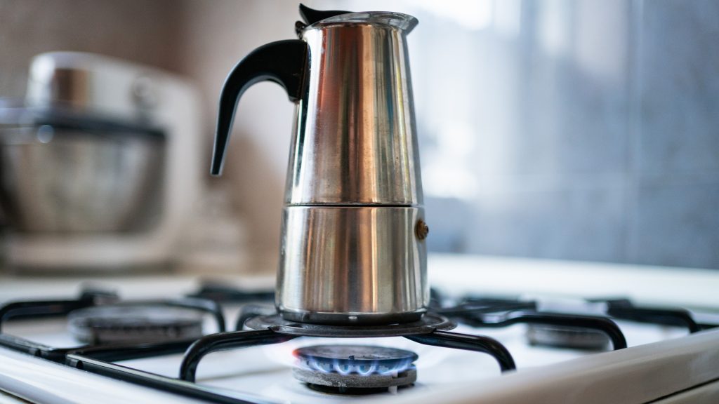 Az MVM számlázási gyakorlatának átalakítását kezdeményezi az MSZP