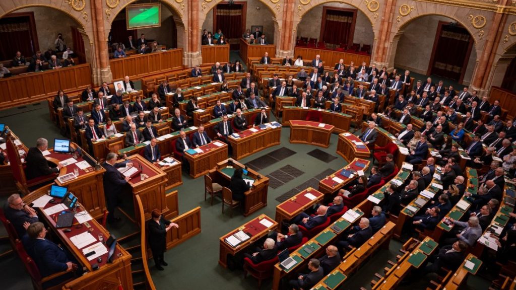 Elfogadták a szuverenitásvédelmi törvényt, lényegében bárkit vizsgálhatnak a jövőben