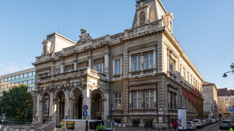 Józsefváros egy közigazgatási perben és az Alkotmánybíróságon is megpróbálja megállítani a Rádió-épületek bontását