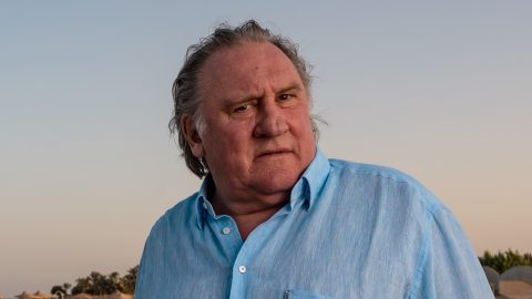 Hírességek sora, köztük az egykori francia first lady áll ki a szexuális zaklatással vádolt Gérard Depardieu mellett