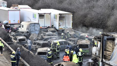 Kilenc hónap után sincs gyanúsítottja az M1-esen történt tömegbalesetnek 