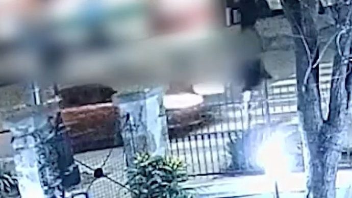 Videón, ahogy elütnek és sorsára hagynak egy kiskorút a zebrán