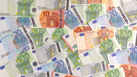 Varga Mihály: 300 milliárd forint uniós pénz érkezett 