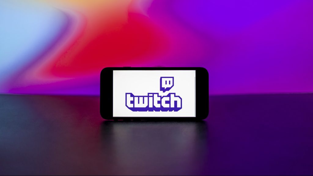 Visszatérhetnek a mély dekoltázsok a Twitchre