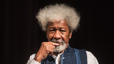 Az elnyomó csizma érdekel, nem az, hogy milyen színű láb hordja – interjú a Nobel-díjas Wole Soyinkával