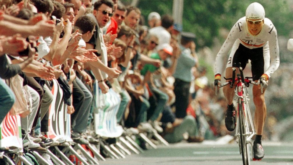 Ami Ullrichot megtörte, azt Lance Armstrong simán kibírta