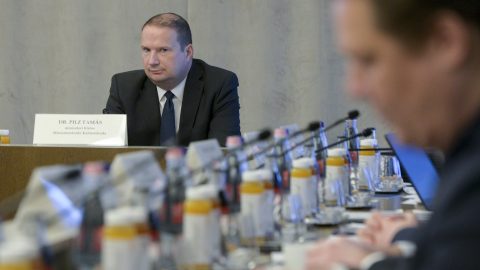 Személycserék a kormányzatban – államtitkárokat mentett fel és nevezett ki Orbán Viktor