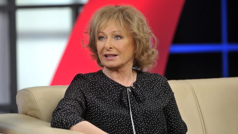 „Szeretetteljes, gyönyörű és groteszk helyzet volt” – Bánsági Ildikó erős szélben szórta a Dunába édesanyja hamvait