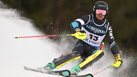 Bukása után a mentőhelikopter vitte el a kitzbüheli sípályáról Szőllős Barnabást