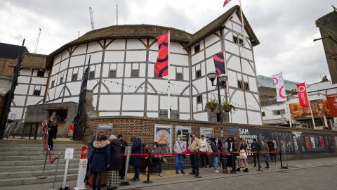 Kiakadtak a fogyatékkal élő művészek, amiért a londoni Globe egy egészséges színésznőt választott III. Richárd szerepére