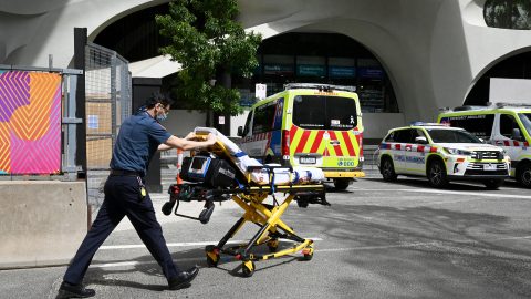 Egy Melbourne-i fesztivál nyolc résztvevőjét helyezték mesterséges kómába