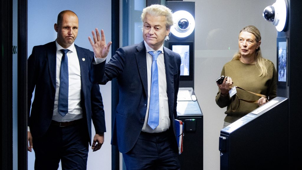 Budapestre jön Geert Wilders, Hollandia leendő, szélsőjobboldali kormányfője