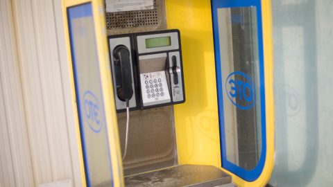 Elfogták a telefonbetyárt, aki tavaly ősz óta több száz bombafenyegetéssel borzolta Franciaország kedélyeit