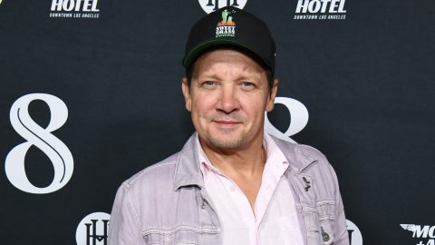 Jeremy Renner azt mondja, érzékenyebb lett az életveszélyes hóeke-balesete óta