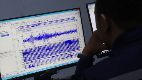 7-es erősségű földrengés rázta meg Kínát