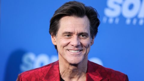 Jim Carrey hosszú hajjal, Adam Sandler társaságában ünnepelte a születésnapját