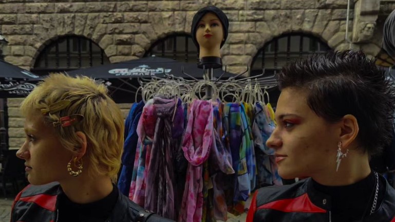 19 évesen, egy TikTok-videónak köszönhetően találtak egymásra a csecsemőként elválasztott ikrek