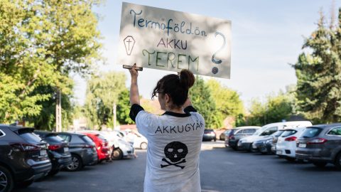 Nem terveznek vendégmunkásokat alkalmazni a sóskúti akkugyárban, ami februárban még nem lesz üzemképes