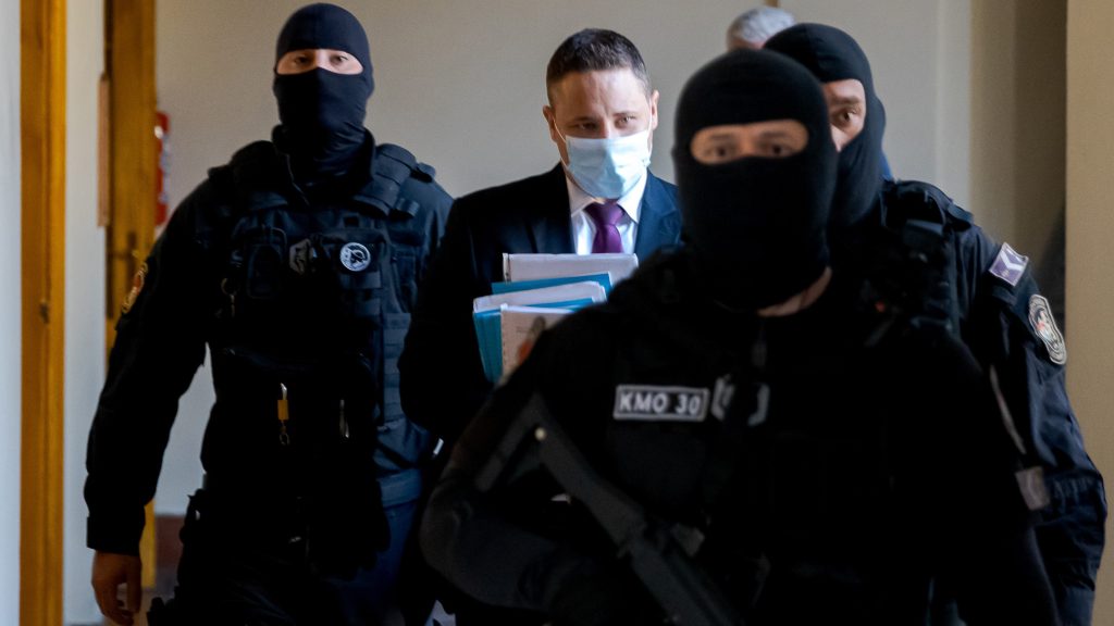 NER-es cégek kapták a végrehajtói kar megbízásainak jelentős részét