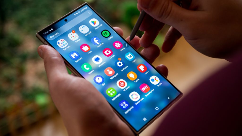 A Samsung Galaxy S24 Ultra új értelmet ad az okostelefon fogalmának
