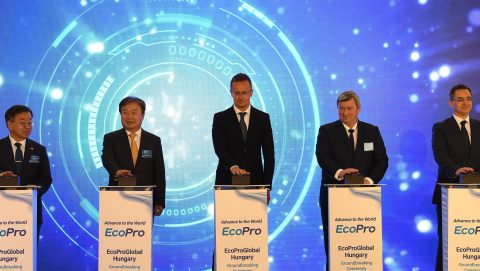 Börtönben ül a debreceni katódgyárat építő dél-koreai cég vezére, de így is lepipálta Mészáros Lőrincet gazdagodásban