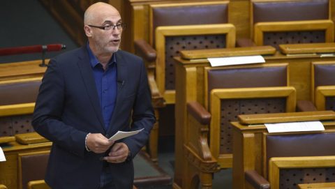 A zuglói polgármester mellett kapott állást Tóbiás József, az MSZP korábbi elnöke