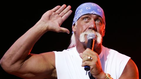 Hulk Hogan segített egy balesetező nőt kihúzni a felborult autójából