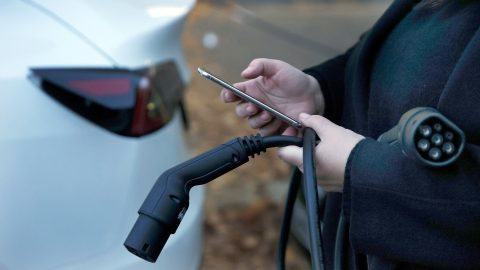 Együttműködést kötött a Samsung és a Tesla