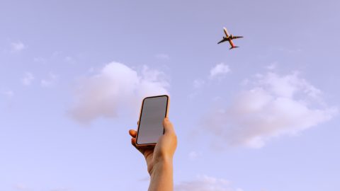 Közel 5000 méteres zuhanást élt túl egy iPhone