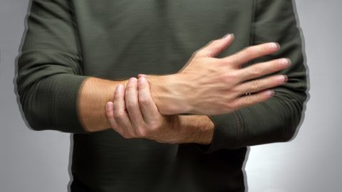 Speciális kesztyű rejtheti el a Parkinson-kór okozta kézremegést