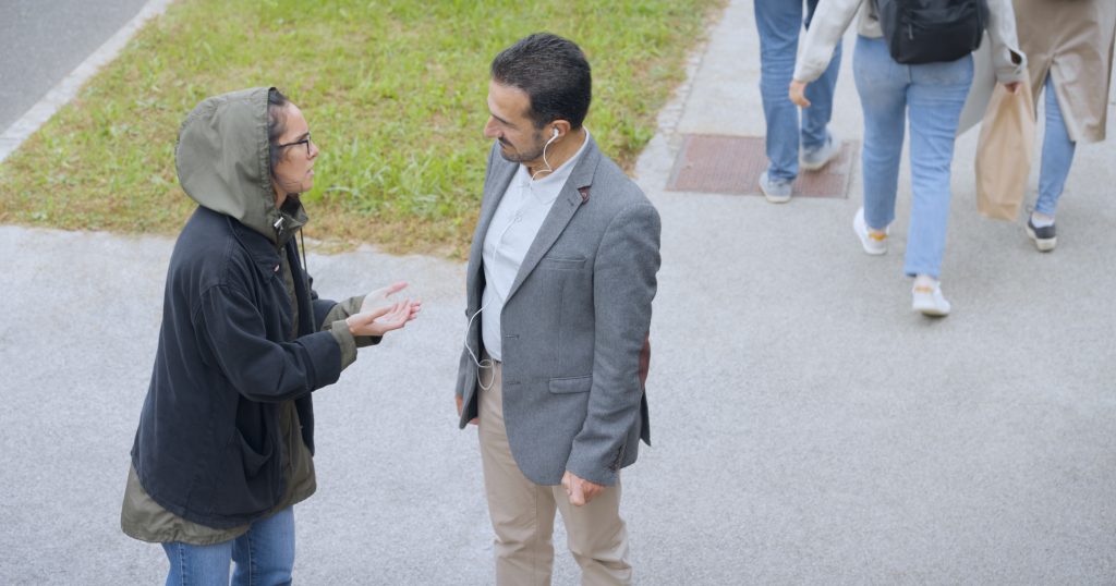 Acélhuzallal kínozta és koldulásra kényszerítette a párját egy szegedi férfi