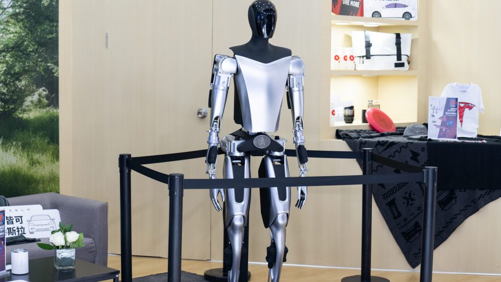 Videón a Tesla humanoid robotja