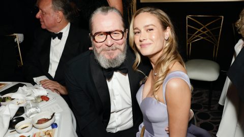 Nincs egyedül, ha ön sem ismerte fel a Golden Globe-on befont hajjal, ősz szakállal felbukkanó Gary Oldmant