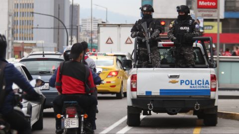 Kiszabadultak a túszul ejtett börtönőrök Ecuadorban