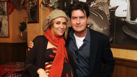 Exfelesége ügye miatt Charlie Sheen kaphatja meg ikergyerekeik teljes felügyeleti jogát